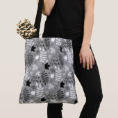 Fallfarbene Blätter Monochrome Muster auf Grau Tasche (Von Nahem)