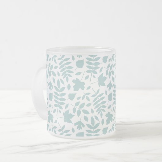 Fallförmige Blätter Muster Aquamarin auf Weiß Mattglastasse (Vorderseite Links)