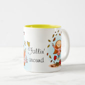 "Fallin herum!" Herbst-/Fall-Tasse Zweifarbige Tasse (VorderseiteRechts)