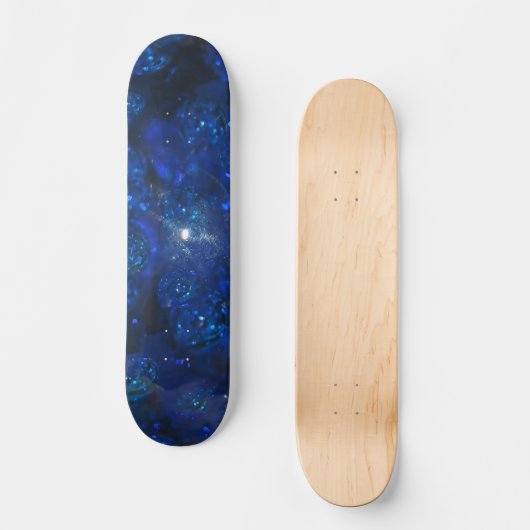 Falling Blue Glass Bubbles Skateboard (Vorderseite)