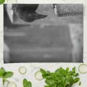 Falling Friedhof Crow Geschirrtuch (Gefaltet)