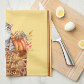 Fallkatze und Kürbis in Kiste Geschirrtuch (Viertel Falte)