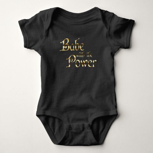Falln Baby mit dem Power Strampler (Vorderseite)