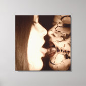 Falln Embrace Leinwanddruck (Vorderseite)