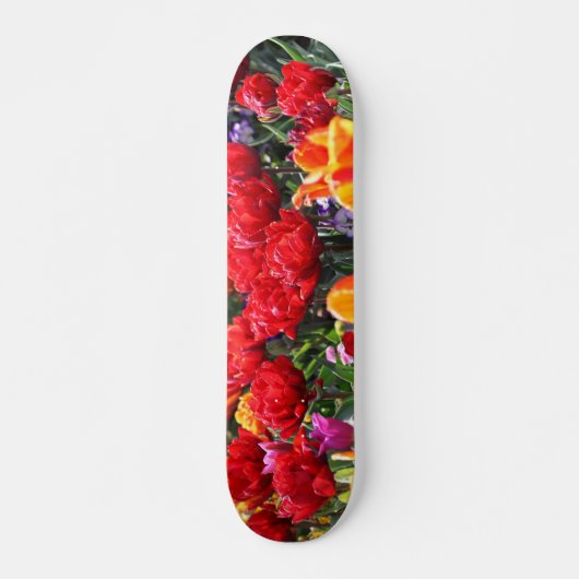 Falln Floral Crimson Waves Skateboard (Vorne)