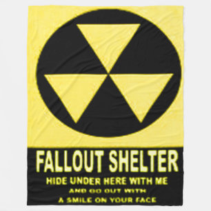 FALLOUT SHELTER FLEECEDECKE