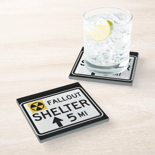 Fallout Shelter Sign Glasuntersetzer (Schrägansicht)