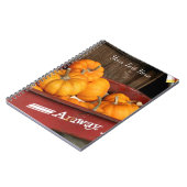 Fallpumpen im alten roten Wagen Notizblock (Linke Seite)