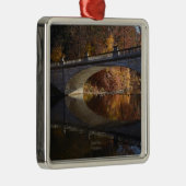 Fallreflexe im Vanderbilt-Anwesen Ornament Aus Metall (Rechts)