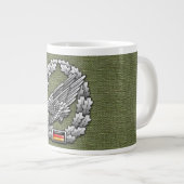 Fallschirmjägertruppe Barettabzeichen Jumbo-Tasse (Vorderseite Rechts)