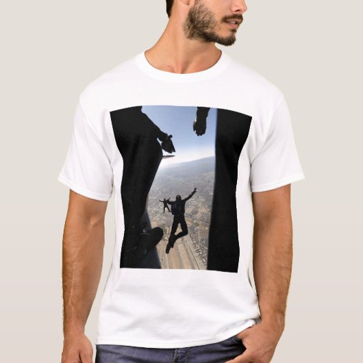 Fallschirmteam der US-Luftwaffe T-Shirt (Vorderseite)