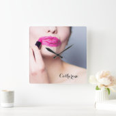 Falsch angebrachte Lipstick-individuelle Name-Wand Quadratische Wanduhr (Zuhause)