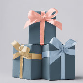 Falsch graue blaue Abpackpapierrolle Geschenkpapier