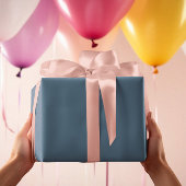 Falsch graue blaue Abpackpapierrolle Geschenkpapier