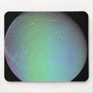 Falsche Farbansicht des Mondfels Saturn Mousepad