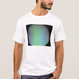 Falsche Farbansicht von Saturns Mond Dione T-Shirt