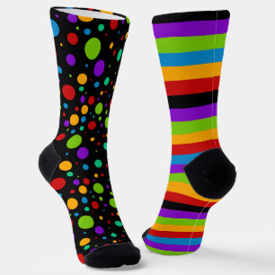 Falsche Regenbogenstreifen und Polka-Dotsocken Socken
