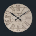 Falsche Rustic wood custom wall clock Runde Wanduhr<br><div class="desc">Falsches Rustic Wood Design</div>
