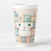 Falsches Patchwork-Pastell-Landhaus-Kitty-Gesicht- Milchtasse (Vorderseite)