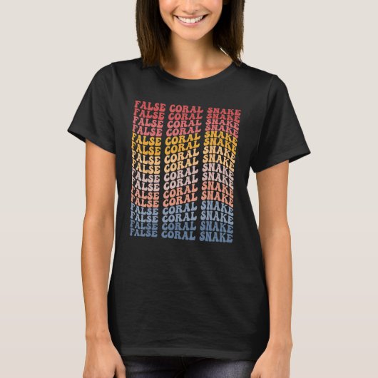 False Coral Snake Groovy Retro T-Shirt (Vorderseite)