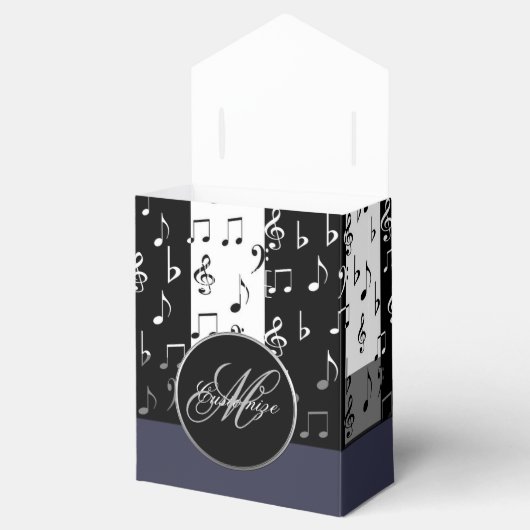 Faltschachtel 2 für Schwarz-Weiß-Streifen in Monog Geschenkschachtel (Geöffnet)