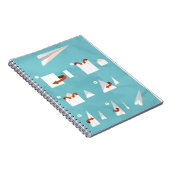 Falzen eines Spiraldruckers für Papierflugzeuge Notizblock (Rechte Seite)