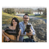 Familie 2013 verfolgt Kalender (Titelbild)