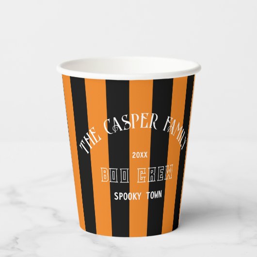 Familie Boo Crew Orange Black Stripe Halloween Pappbecher (Rückseite)