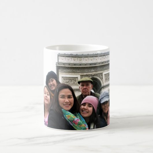 Familie in Paris Kaffeetasse (Mittel)