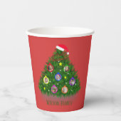 Familie in warmen Weihnachtsbaum Pappbecher (Vorderseite)