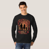 Familie ist alles: T - Shirt der HerbstSilhouette (Vorne ganz)