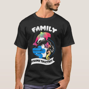 Familie schwimmt zusammen Gefärbte Krawatte Delphi T-Shirt