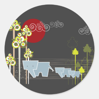 Familie Whimsical Elephant in Wald & Rote Sonne Runder Aufkleber