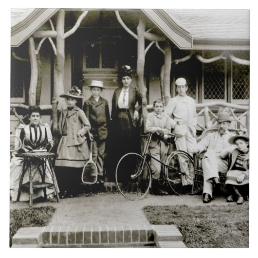 Familien-Gruppe, c.1900 (b/w Foto) Fliese (Vorderseite)