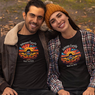 Familien-Roadtrip-Berg-Sonnenuntergang Retro T-Shirt
