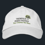Familien-Wiedersehen gestickte Baseballmütze mit Bestickte Baseballkappe<br><div class="desc">Der perfekte Hut für Ihr Familien-Wiedersehen - Ausrüstungsbeschreibungen ein Baum und 3 Linien kundenspezifischer Text - addieren Sie Ihren Familiennamen,  Ereignistitel,  Datum,  Standort,  Datum,  etc.,  das für Wiedervereinigungen groß sind,  Familienereignisse,  Partys und Familienkreuzfahrten.  (Ändern Sie leicht die Text- und Hut- und Baumfarben)</div>