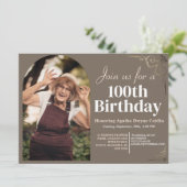 Familienfeier 100. Geburtstagsparty Einfaches Foto Einladung (Stehend Vorderseite)