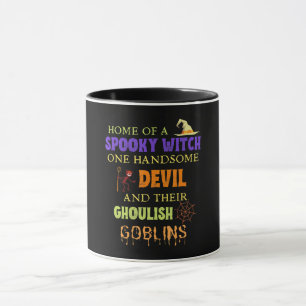 FamilienHalloween-Zitat mit dem Hexenmuskuladespin Tasse
