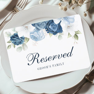 Familienkarte von Dusty Blue Greenery Groom Einladung