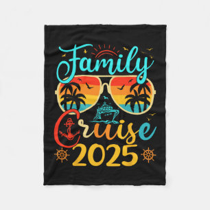 Familienkreuzfahrt 2025 Sommerferien Familienurlau Fleecedecke