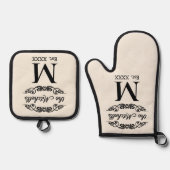 Familienname Antiker schwarzer Filigree Scroll auf Ofenhandschuh & Topflappen-Set (Vorderseite)