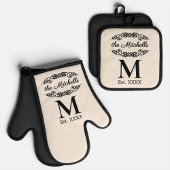 Familienname Antiker schwarzer Filigree Scroll auf Ofenhandschuh & Topflappen-Set