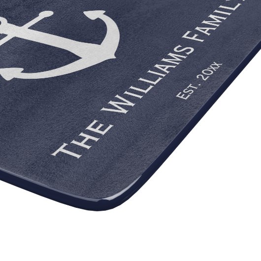Familienname auf nautischem Blau und Weiß Schneidebrett (Ecke)
