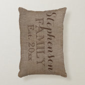 Familienname Burlap Rustic Dekokissen (Vorderseite(Vertikal))