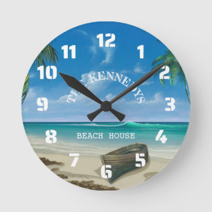 Familienname des Küstenhotels Tropical Beach Hous Runde Wanduhr