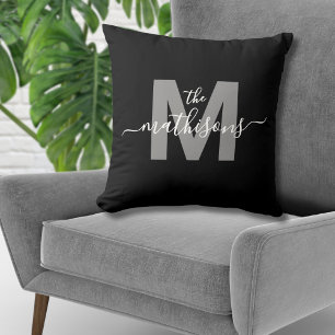 Familienname Elegant Schwarz Weiß Monogramm Kissen