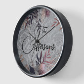 Familienname Floral Damask Uhr (Winkel)