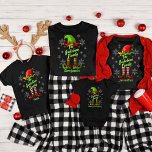 Familienname Jahr Wiedersehen, der Weihnachtself p T-Shirt<br><div class="desc">Fügen Sie Ihren Ansammlungen mit unserem Weihnachtself-Hut- und Legs-Shirt eine Touch Festspass hinzu! Das spielerische Design verfügt über einen bezaubernden Elfenhut und Beine, in denen sich ein Platz dazwischen befindet, damit Ihr Familienname glänzen kann. Sie können auch den unteren Teil des Designs mit individuellen Vornamen personalisieren, was es zu einem...</div>