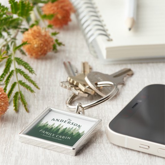 Familienname Kabine Lage Pine Tree Platz Schlüsselanhänger (Seite)