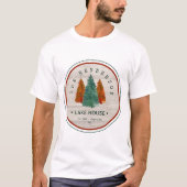Familienname Lake House Pine Tree Hintergrund T-Shirt (Vorderseite)